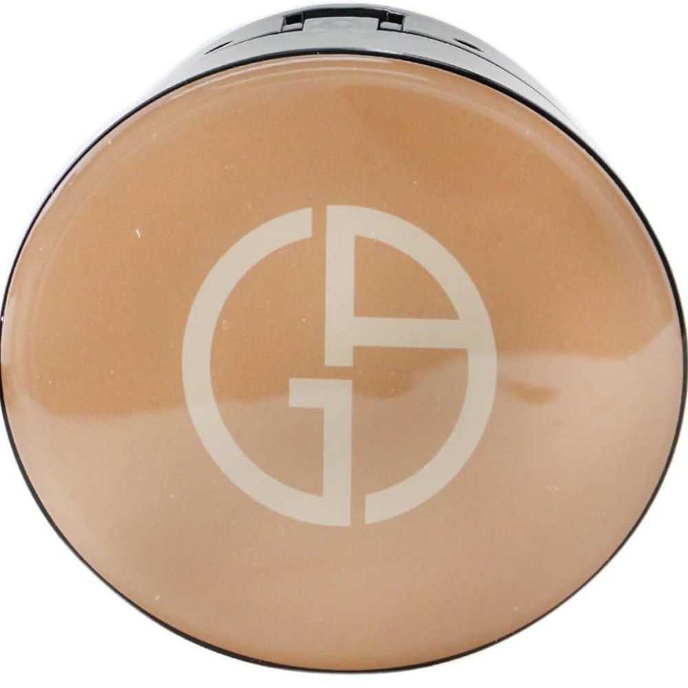 Giorgio Armani Women's Compact Foundation- Glow fusion powder (m01) - Picture 3 of 3